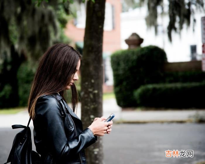 有人说爱情会让男人伟大 明白了吗？接吻时有这些表现的男人绝对爱你入骨