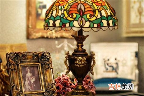 台灯为什么一闪一闪的