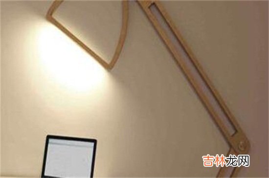 台灯为什么一闪一闪的