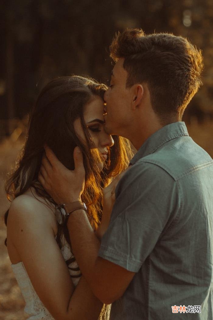 现在很多的年轻人都比较的讲究个性 找男生聊天特别的开头有哪些 ?