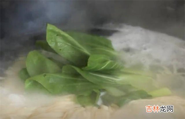 最近很火的网红面做法，挑食的老公都能吃3大碗，5分钟就搞定