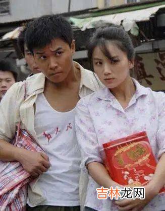 朱亚文晒沈佳妮素颜照,庆祝结婚十周年,女方交往过陈思诚