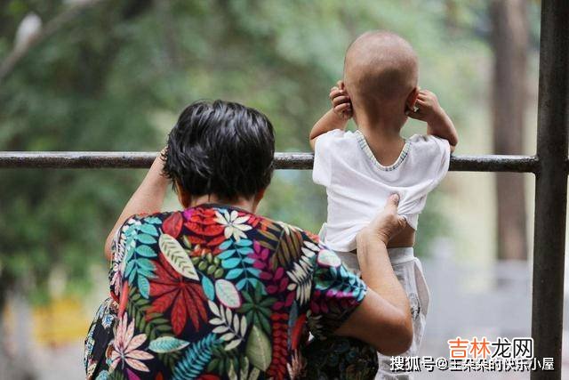 丈夫去世后，我每月给婆婆1千，婆婆临终前留下的录音，让我泪如雨下！