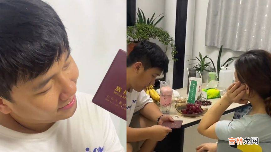 1岁多外孙像模像样弹琴,姥姥多方位拍照,一边夸赞还鼓掌太可爱