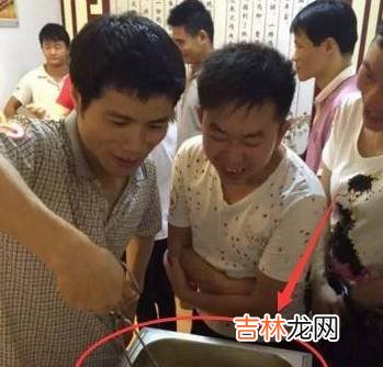 开“炸鸡店”的嫂子告诉我，遇到10元鸡排记住别买，她都不敢吃！