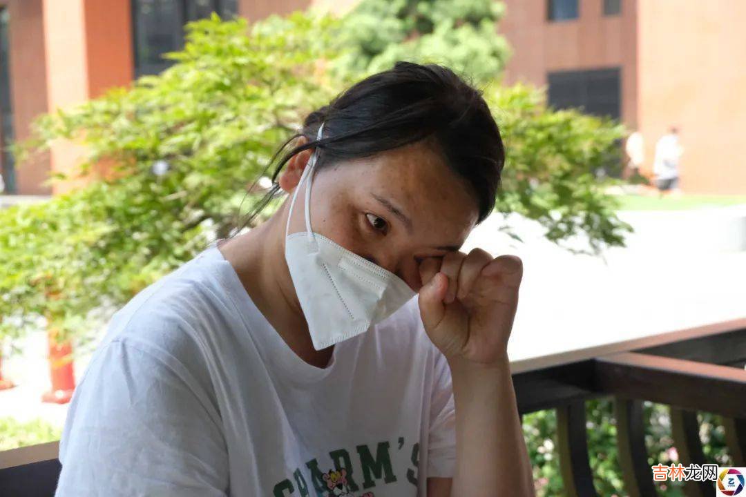 女儿频繁腹痛，说肚子里有虫咬她，妈妈带她去检查竟是一条不归路