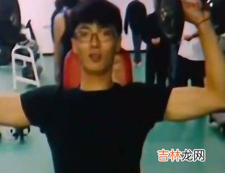 大学生被打得重伤身亡,抢救20多天都没睁眼,临终前却突然睁开眼