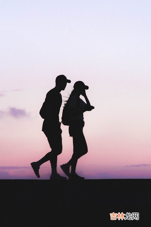 耿直的男人可能不太懂某些虚伪女人的小九九 虚伪的女人会给自己立牌坊，各种标榜自己