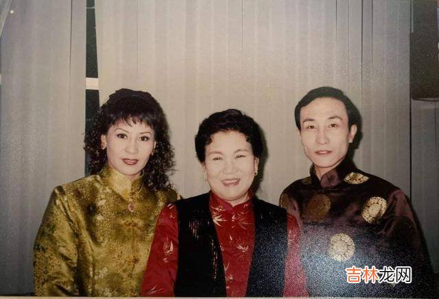 1964年,带2个孩子改嫁给小叔子的赵丽蓉,背后不为人知的生活