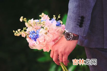 为什么说射手女撩完就跑?这是因为射手座的女生可能只是享受暧昧的感觉 射手座的感情来的也快去的也快