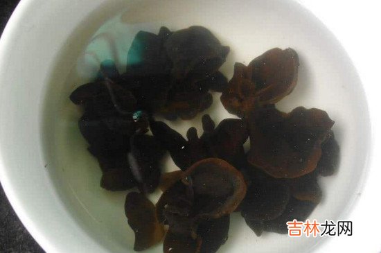 隔夜泡发的木耳能吃吗