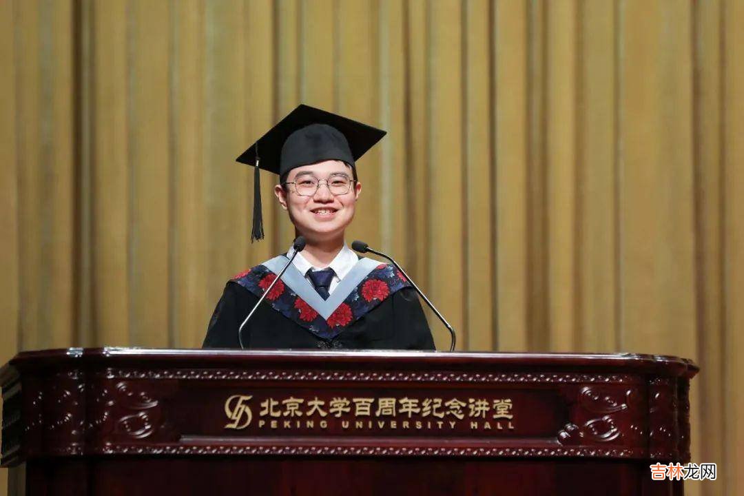 江西男孩高考复读704分进北大，父母是英语老师，毕业获唯一特等奖