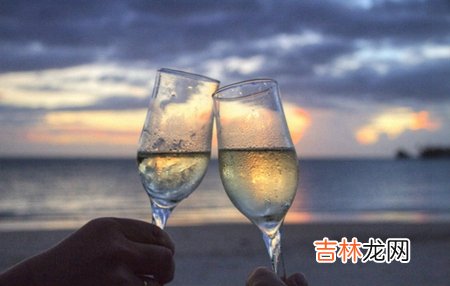 在线排盘,2020年鼠年农历四月有几天适合结婚嫁娶的好日子?