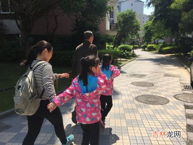 气温忽高忽低，抵御“秋老虎”不要给娃过度保暖，秋季穿衣有妙招