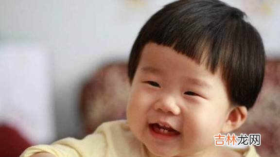 孩子剪头发太困难？宝妈这样做，孩子乖乖接受发型管理