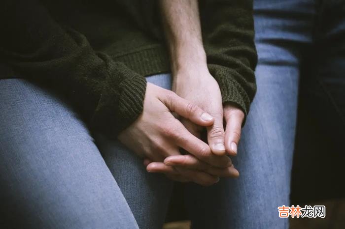 男人爱不爱我？是个谜底 爱情，是在自己内外有足够底气时，吸引而来的