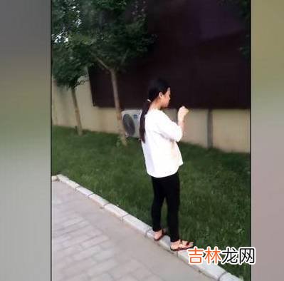 “老婆说自己下楼散步，被老公看到偷吃炸串”孕妇都嘴馋吗？