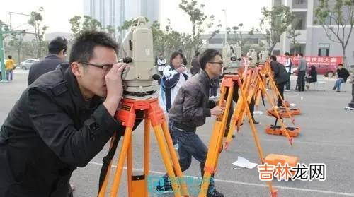 丈母娘最喜欢的十个行业排名，个个都是“铁饭碗”，榜首实至名归