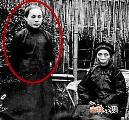 郭沫若的妻子，整理丈夫遗物时发现一个物件，随后选择结束生命
