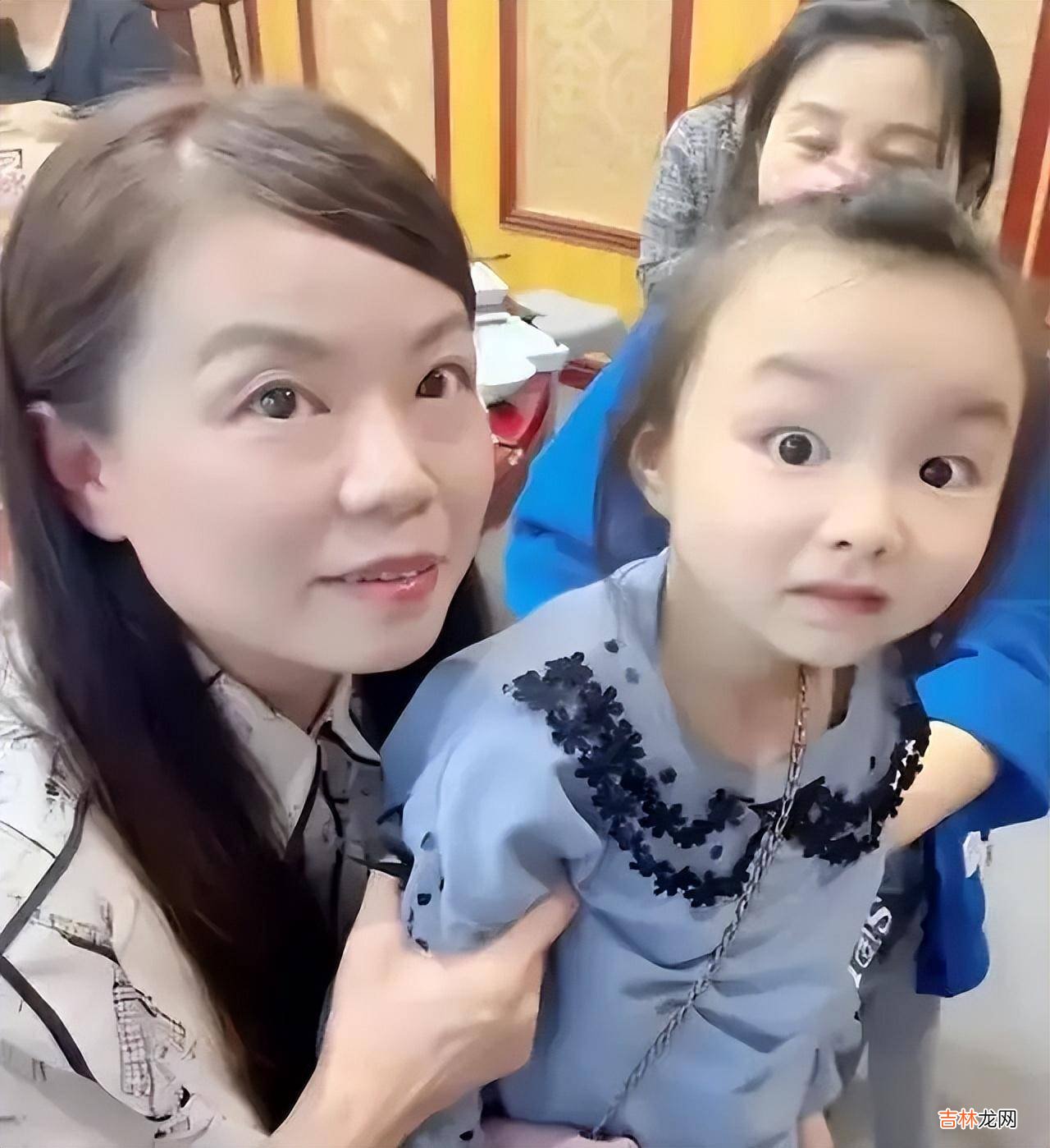 许敏孙女深夜失眠，奇奇悦悦想念许妈姚爸，国庆未能团聚成遗憾