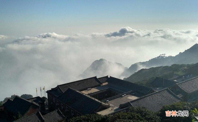 人到中年，记住这4种不便随礼的人，远离无意义的社交