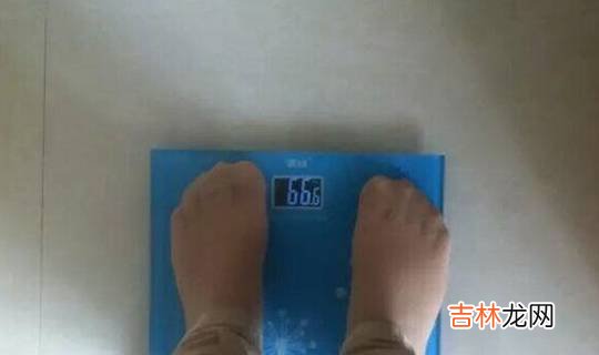 女性身高1米6，体重105斤，算胖吗？女性的标准体重是多少？