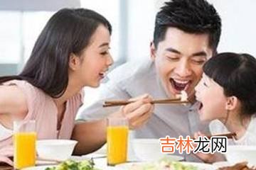 孩子用奶瓶最多能到几岁？超过这一年龄，当心娃“变丑”