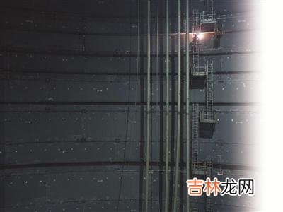 储罐“裁缝”的国庆坚守