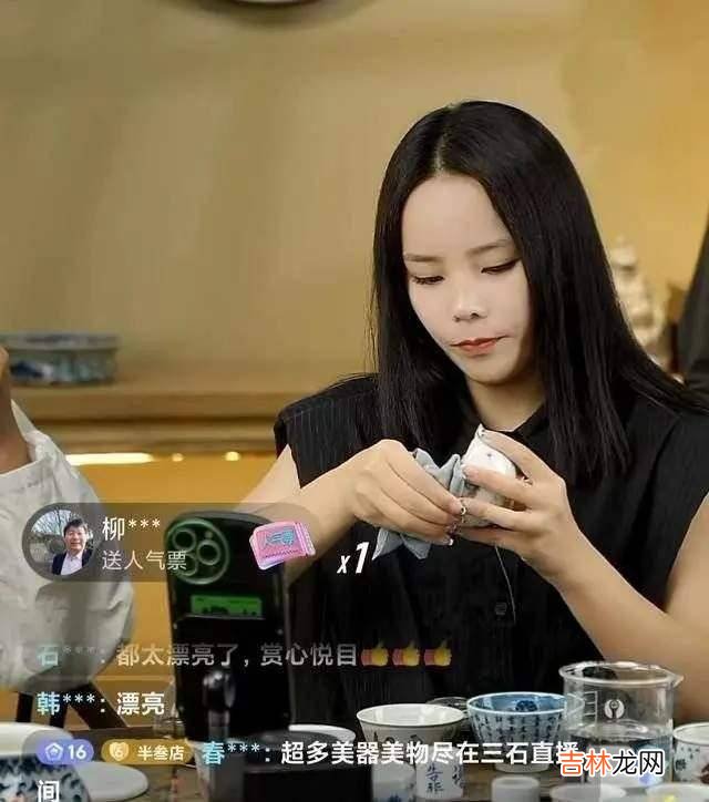 想念儿媳？郭希宽晒全家到北京游玩照片，地址显露出是库存旧照