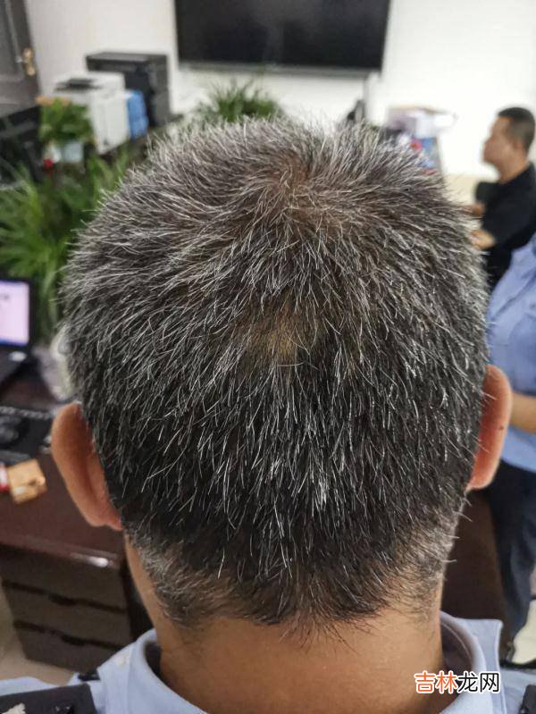爸爸被认成爷爷！背后故事让人泪目……
