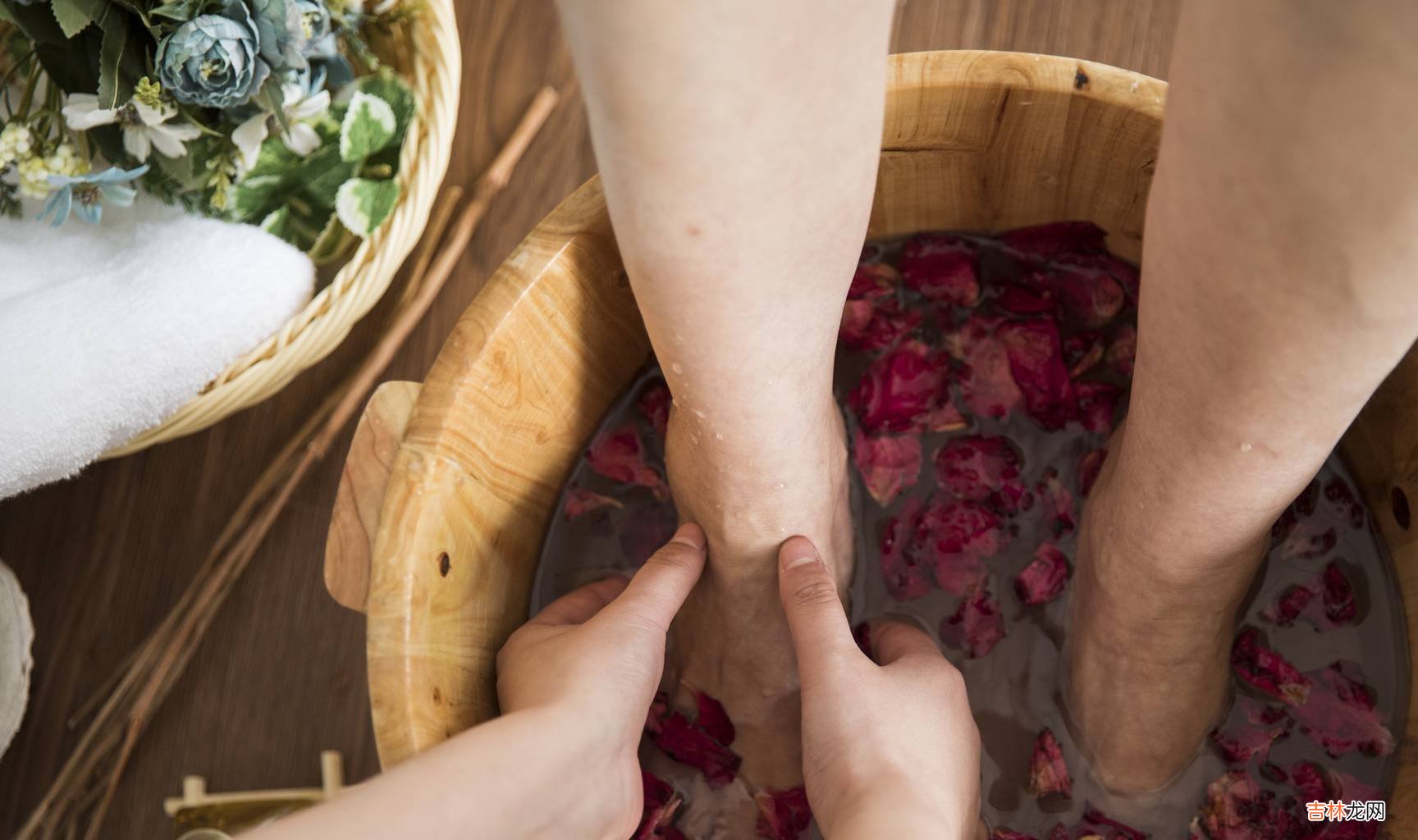 “离婚了，再不用给公婆洗脚了”前妻的朋友圈，值得警醒