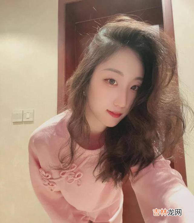 黄晓明的弟媳妇可不简单！女方是网红，长相神似红楼梦里的妙玉