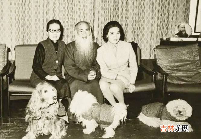 张大千教徐雯波画画，4年后娶回了家，送她一幅画卖了4377万