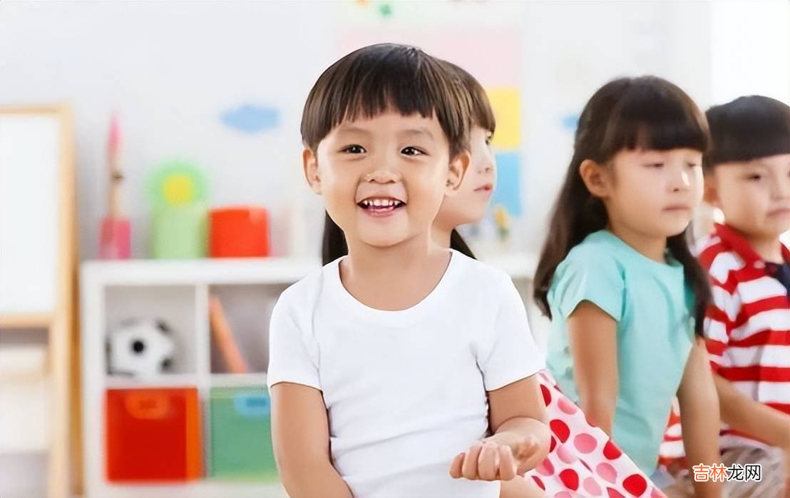 孩子在幼儿园不爱表达，可能是这些原因，家长不妨试试这样做
