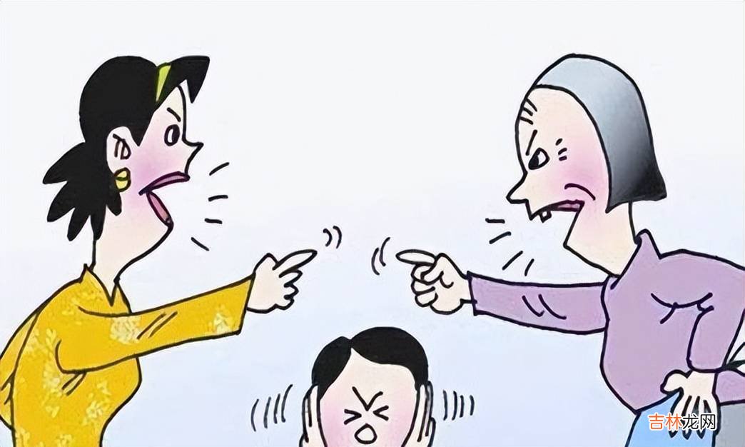 婆婆天天甩脸色，丈夫劝妻子体谅，妻子扔掉婆婆行李：你也要体谅
