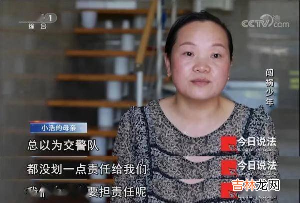 15岁少年驾驶电动车并搭乘同伴撞倒老人致死,如何担责?