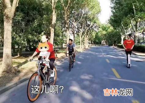 郑恺苗苗带孩子回老家，郑恺爷爷爸爸罕出镜，居住环境十分朴素