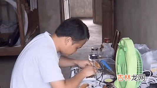 昔日高考状元在家啃老9年，被父母4次送精神病院，他怎么了？