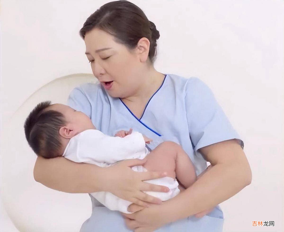 错误的抱娃方式对宝宝危害大，新手妈妈提前学习，能少走很多弯路