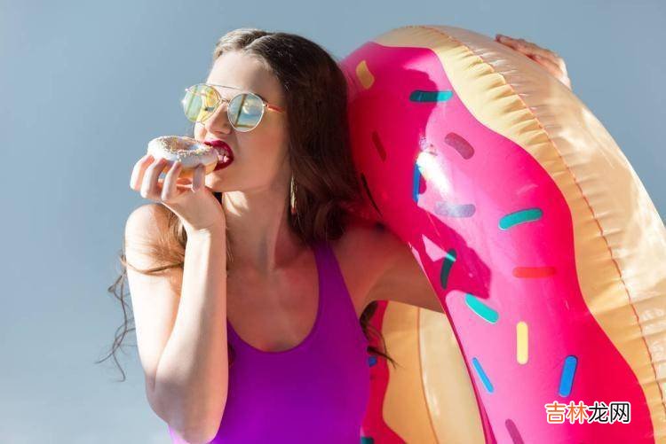 胡闹的波兰!仅有5个半通辽大,立法棒打小三,国宝是游戏