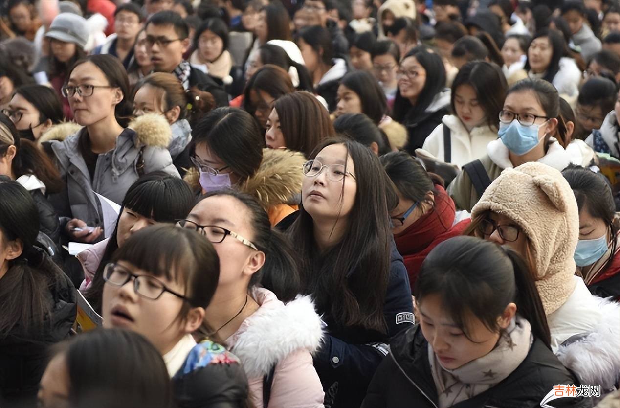 “太穷其实可以不读研，”妈妈借钱供女儿读研，却没得到一句感恩