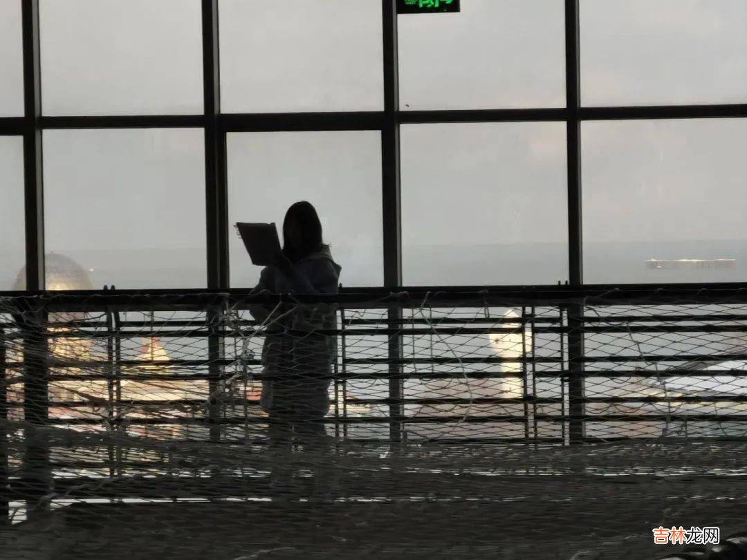 “太穷其实可以不读研，”妈妈借钱供女儿读研，却没得到一句感恩