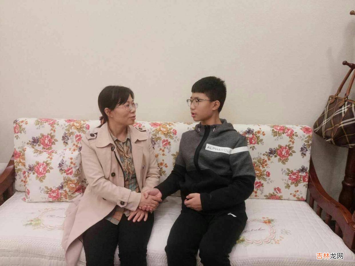 为何娃到了初二像变了个人？知道原因后，家长再也不忍心怪孩子了