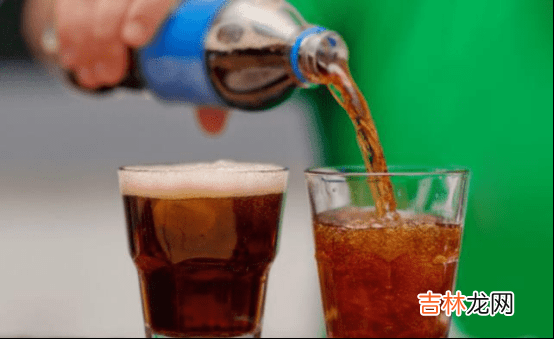 医生温馨提示：男人想要赶跑高尿酸，日常要牢记这“4少2勤”