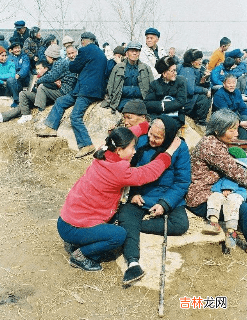 湖南95岁老人梁富生：用14年花光26万积蓄，给自己修建“活人墓”