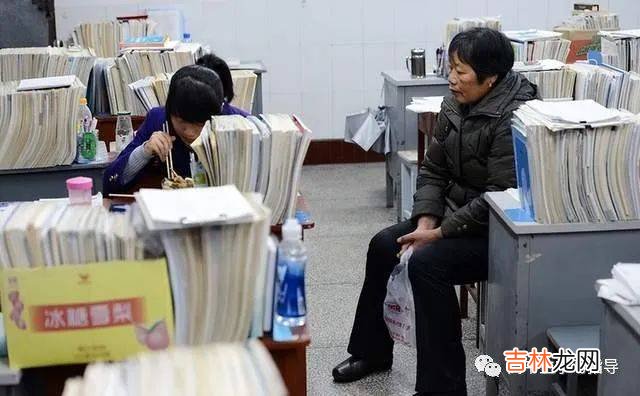 推荐家长与师生阅读2197：陪读能提高孩子学习成绩？这两类学生越陪读成绩越差