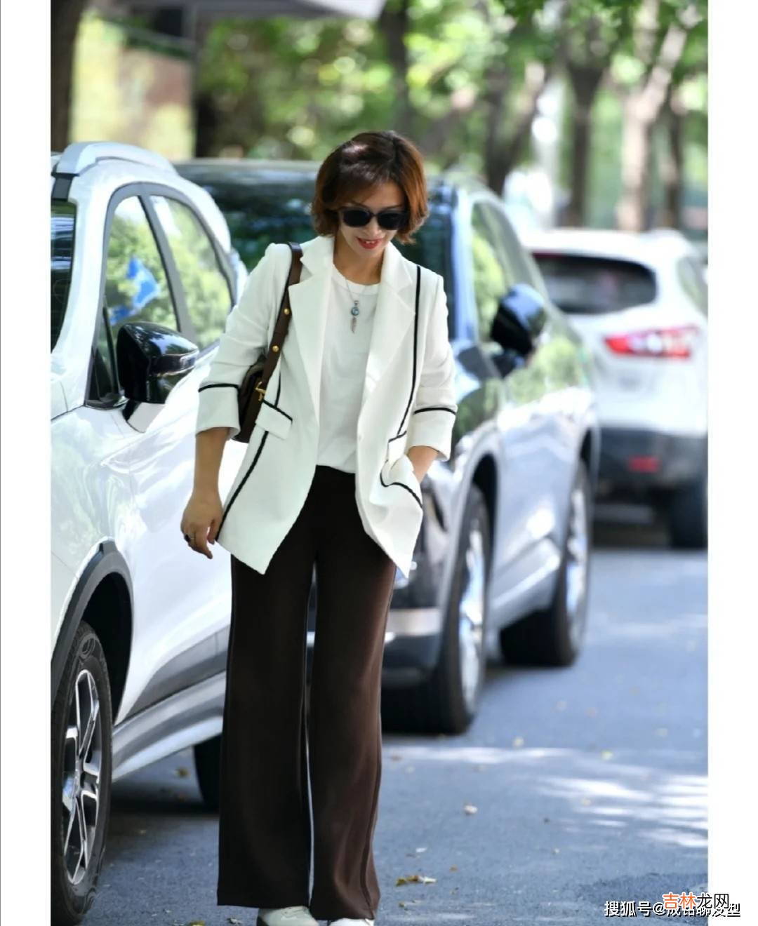 这才是50+女性该有的穿搭！真实自然不装嫩，时尚大气又有高级感