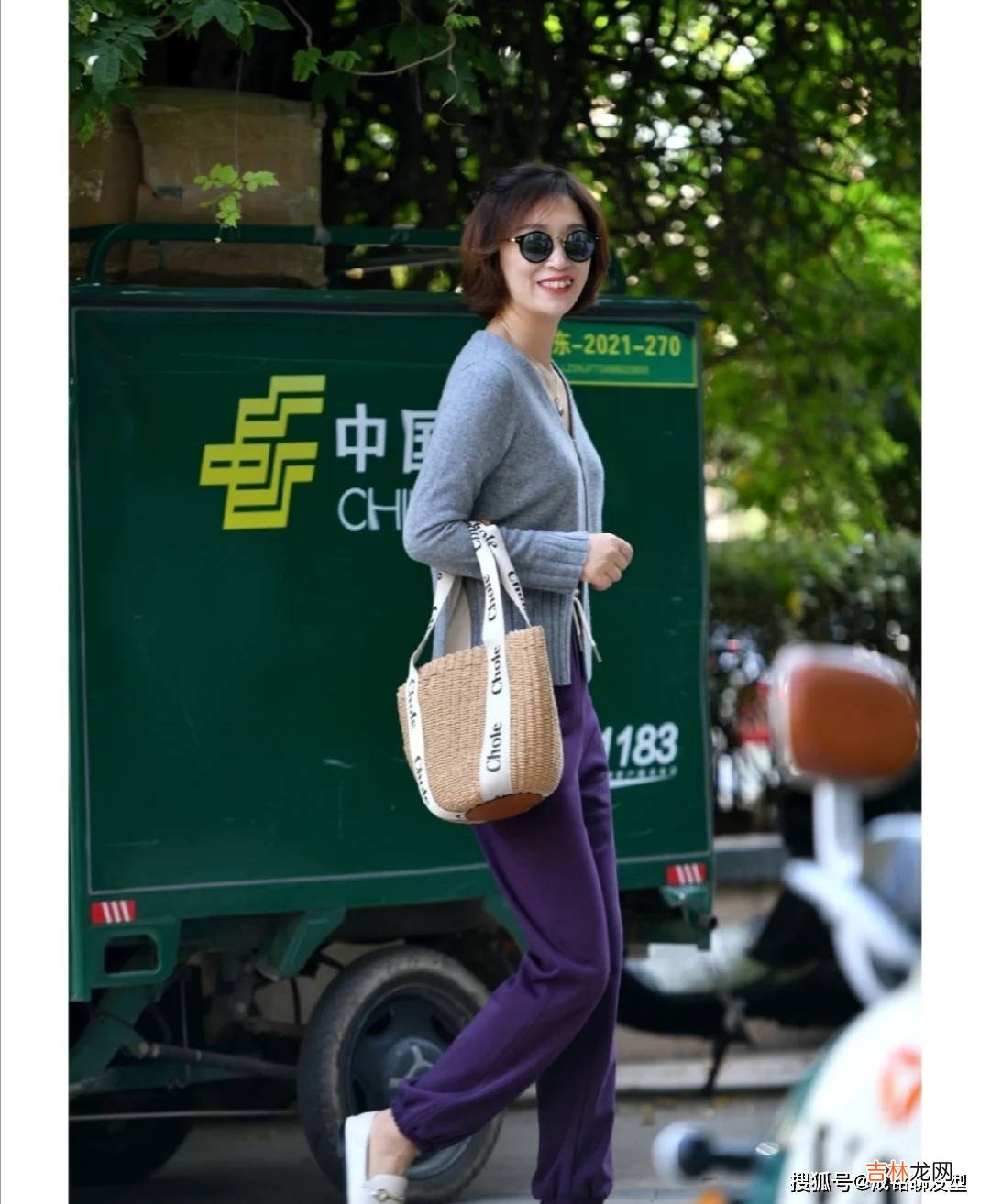 这才是50+女性该有的穿搭！真实自然不装嫩，时尚大气又有高级感