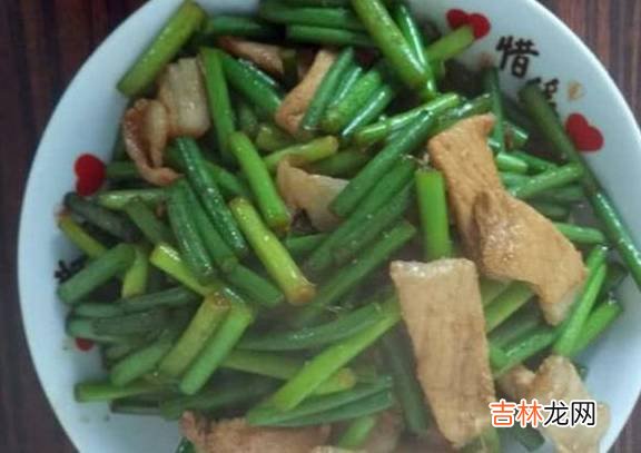 领媳妇回老家，我妈下厨做了一桌子菜，饭后媳妇却说出这种话