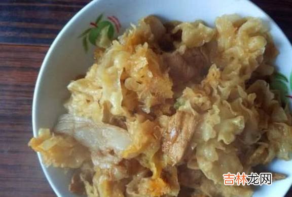 领媳妇回老家，我妈下厨做了一桌子菜，饭后媳妇却说出这种话